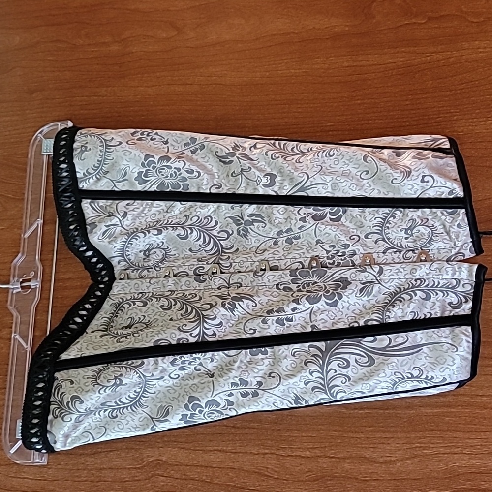 Gorgeous damask corset for Ren Wear needs